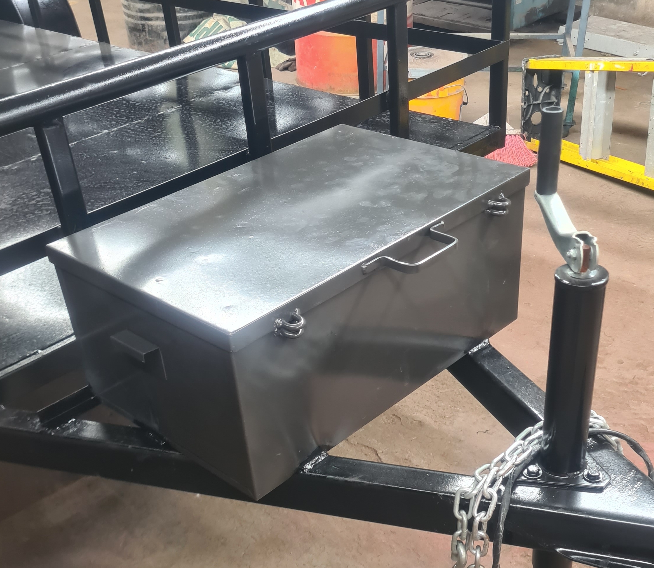 Caja para Herramienta Vista 2